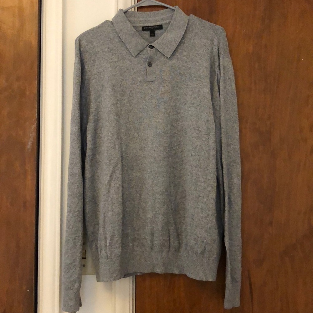 Men’s collared sweater